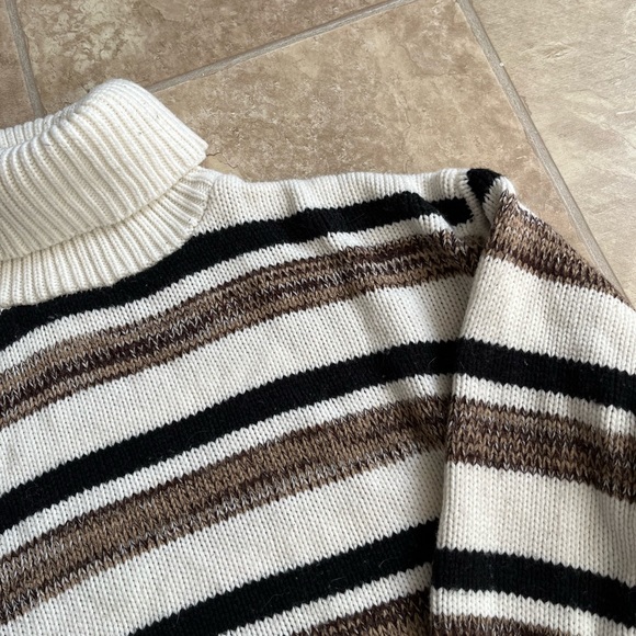 Sweater XS - Picture 3 of 3